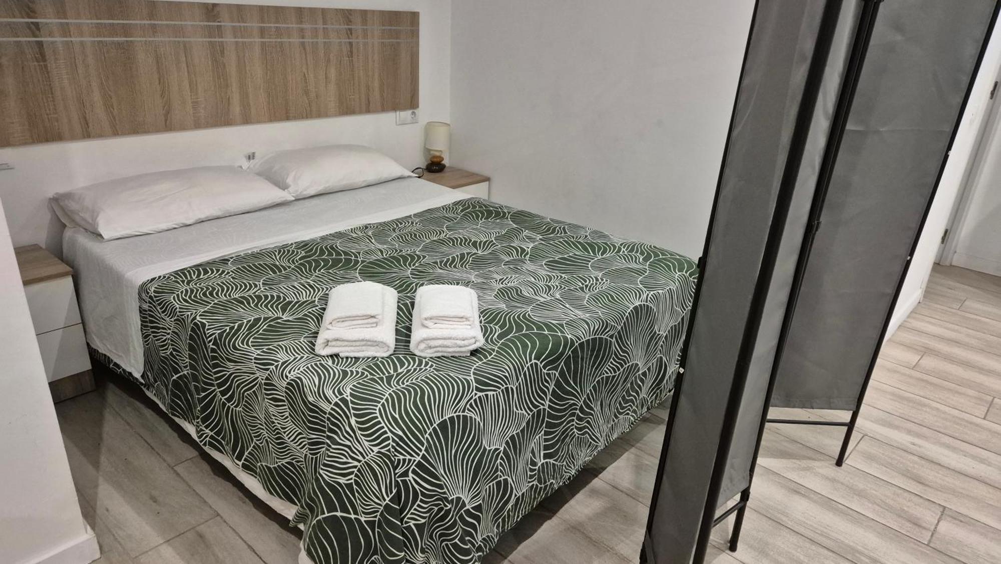 Malaga Velarde Center 3アパートメント エクステリア 写真